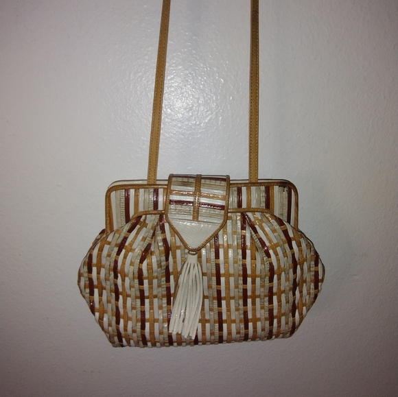 Sharif Woven tassel crossbody purse Measures 8 1/2 inches on the inside - Picture 3 of 8